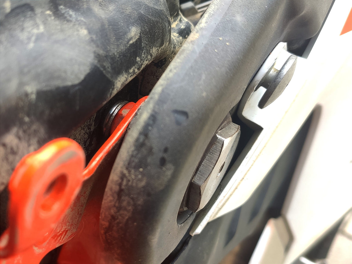 KTM 690 / Husqvarna 701 / GasGas 700 Upper Subframe (Tank) Reinforcement Bolt Set