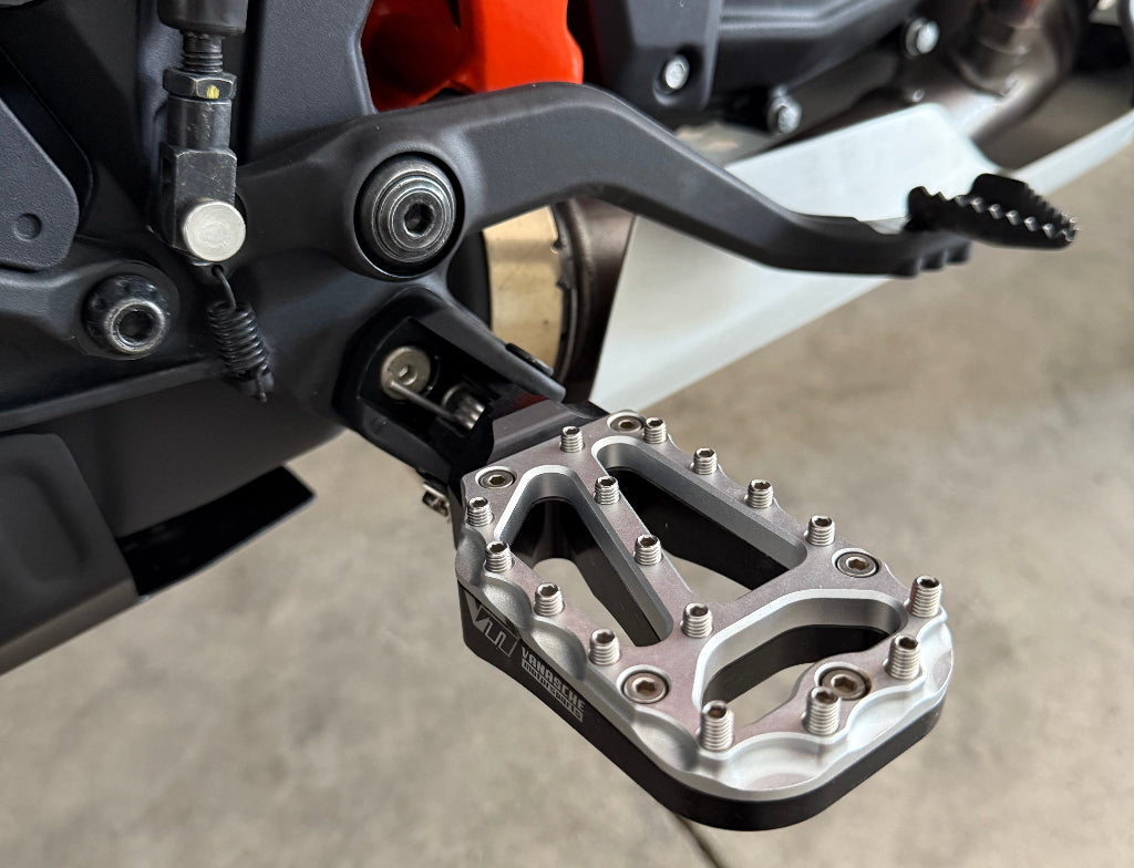 Vanasche KTM 390 2025 Footpegs Black