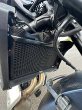 Load image into Gallery viewer, Yamaha MT-07 HO/Y-AMT/LA 2025-26 Radiator Guard