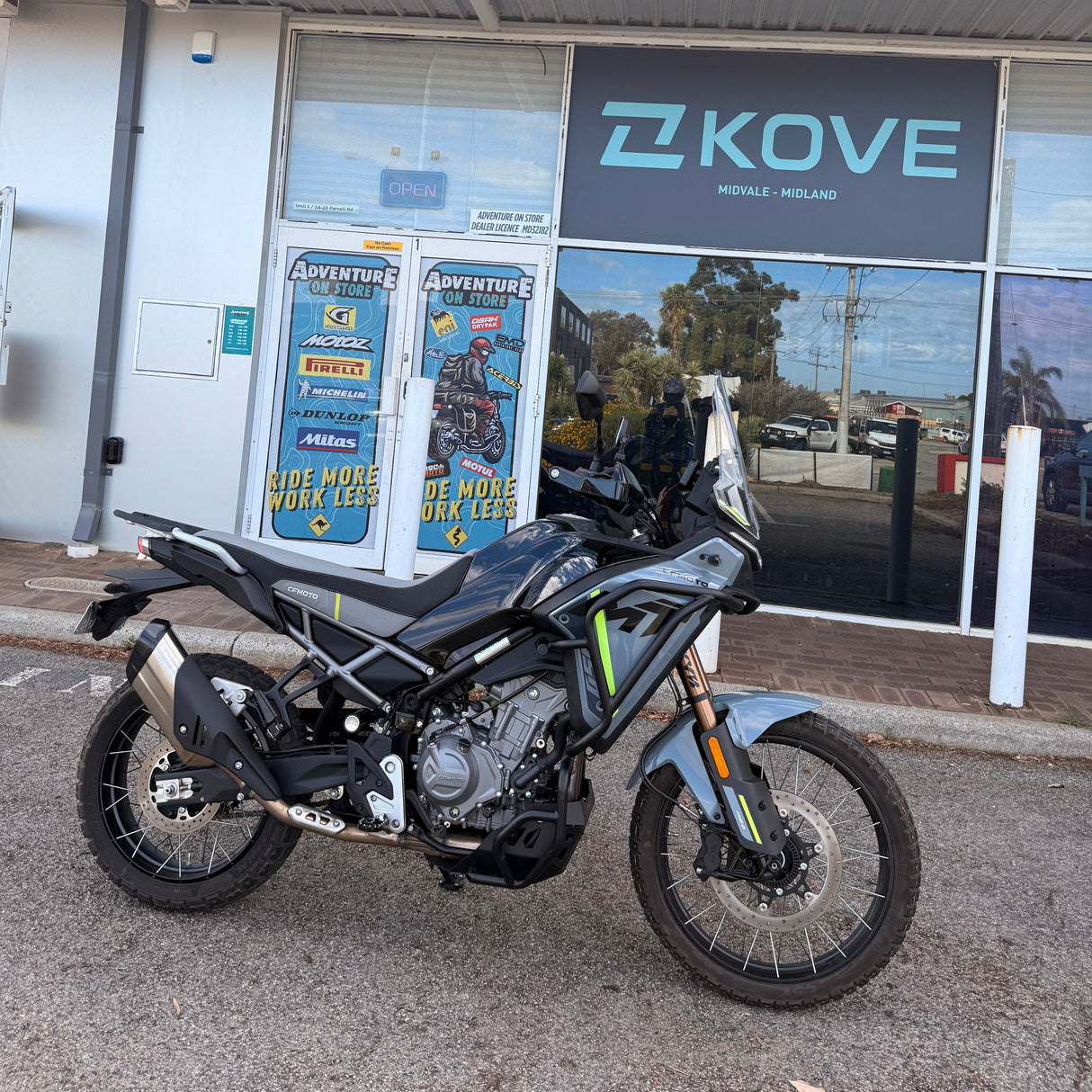 2025 CFMOTO 450 MT