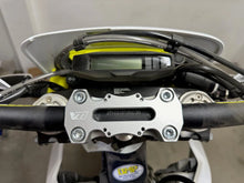 Load image into Gallery viewer, Vanasche AMPS Handlebar Top Clamp with GPS Mount Pattern 38x90
