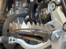 Load image into Gallery viewer, Vanasche Lowered Rally Footpegs
