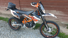Load image into Gallery viewer, Carbon Fiber Engine Covers for KTM 690 / Husqvarna 701 and GAS GAS ES700 SM700