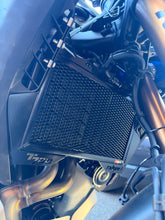 Load image into Gallery viewer, Yamaha Ténéré 700 (T700) World Raid Radiator Guard 2025-2026