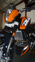 Load image into Gallery viewer, KTM Duke 200 2012-2014 Radiator Guard