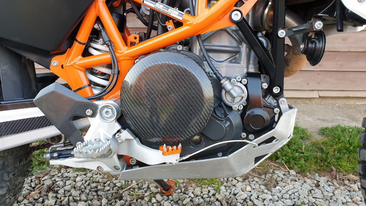 Carbon Fiber Engine Covers for 19-25 KTM 690 / Husqvarna 701 and GAS GAS ES700 SM700